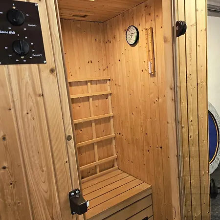 Mit Charme Mond * Nuremberg